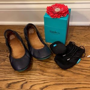 Tieks California Navy size 8